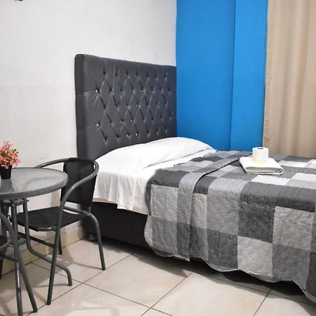 Aypa Hostal Trujillo Buitenkant foto