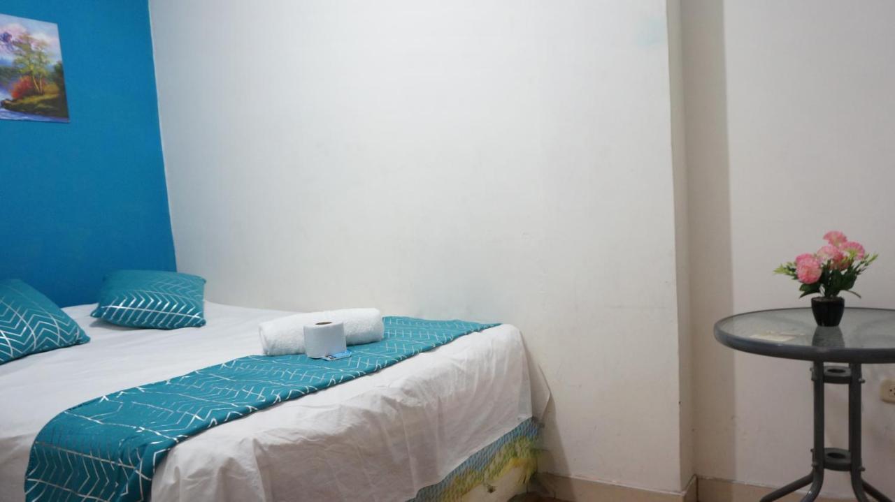 Aypa Hostal Trujillo Buitenkant foto