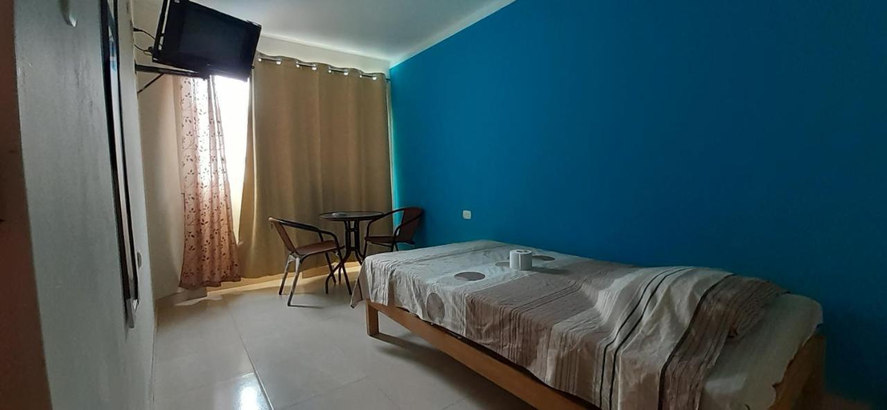 Aypa Hostal Trujillo Buitenkant foto