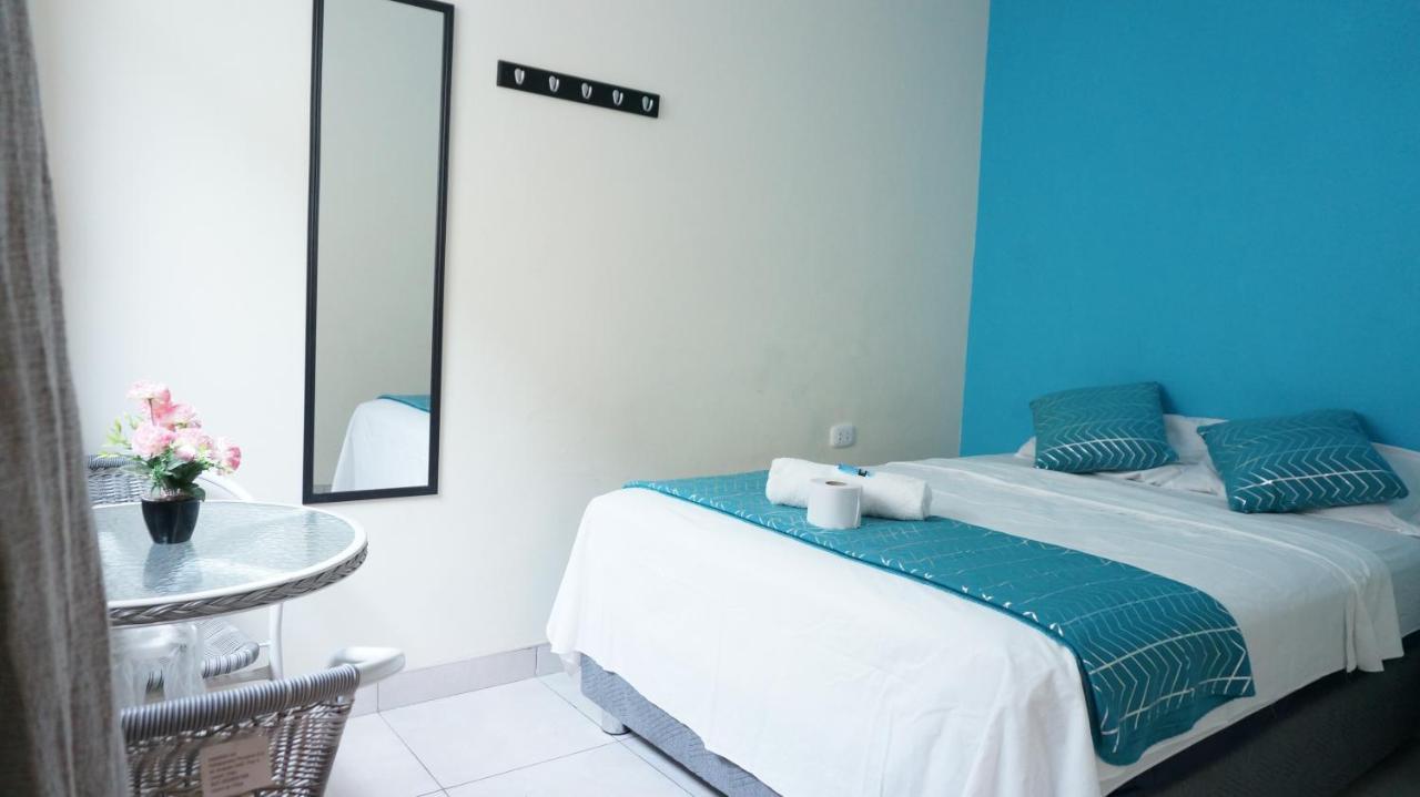Aypa Hostal Trujillo Buitenkant foto