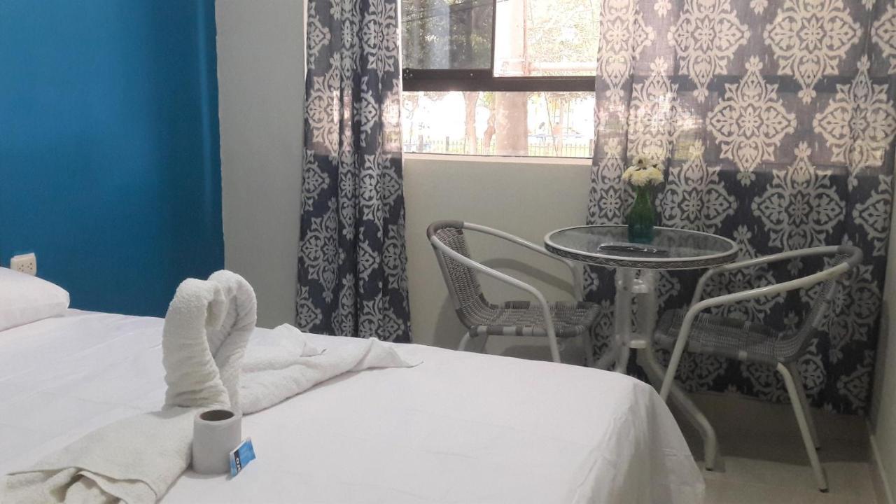 Aypa Hostal Trujillo Buitenkant foto