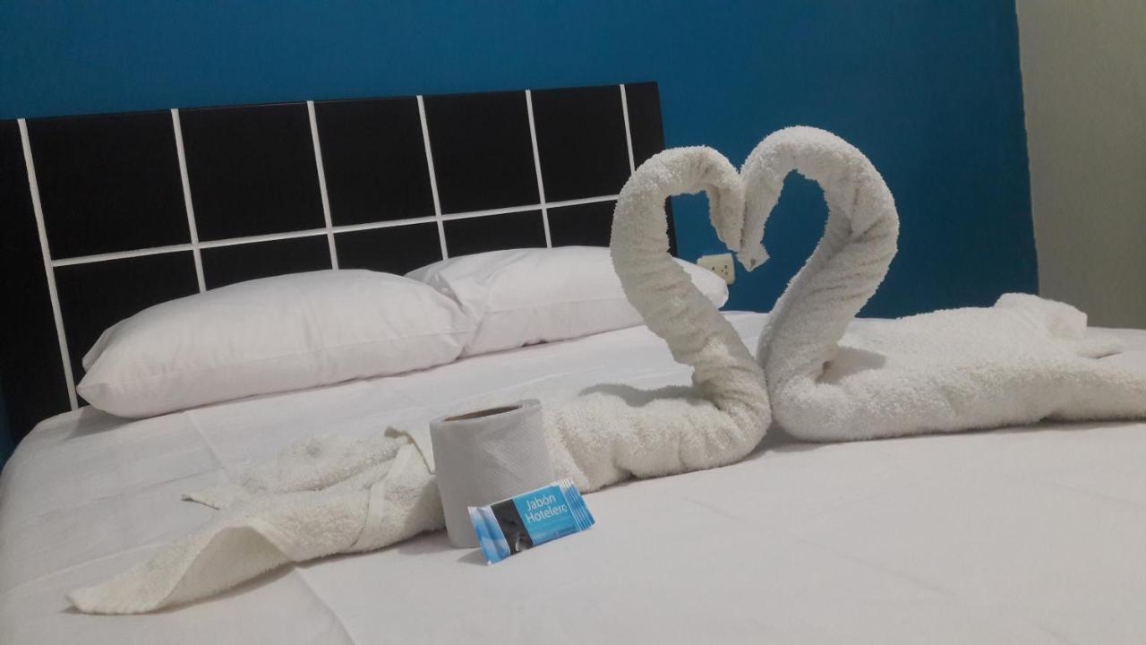 Aypa Hostal Trujillo Buitenkant foto