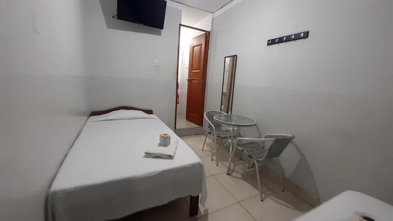 Aypa Hostal Trujillo Buitenkant foto