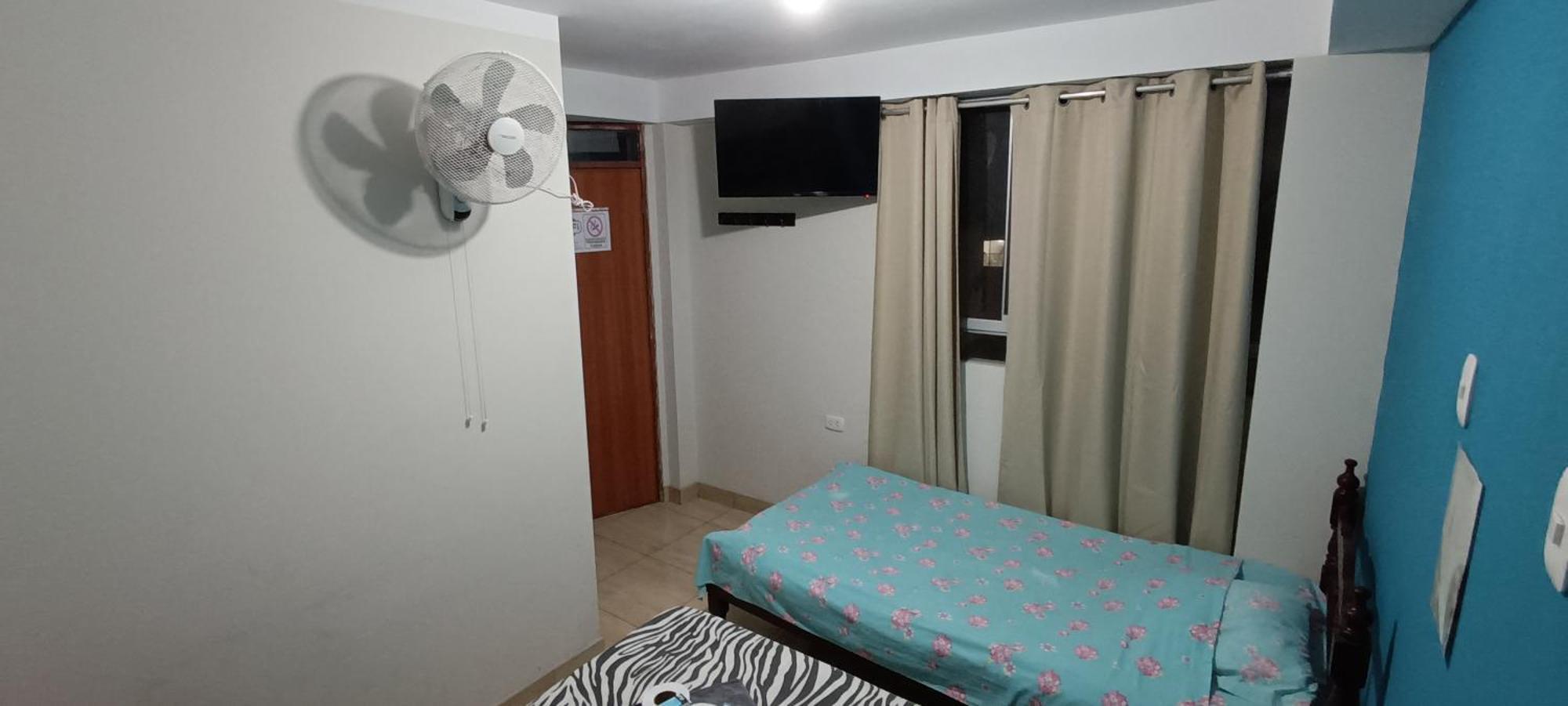 Aypa Hostal Trujillo Buitenkant foto