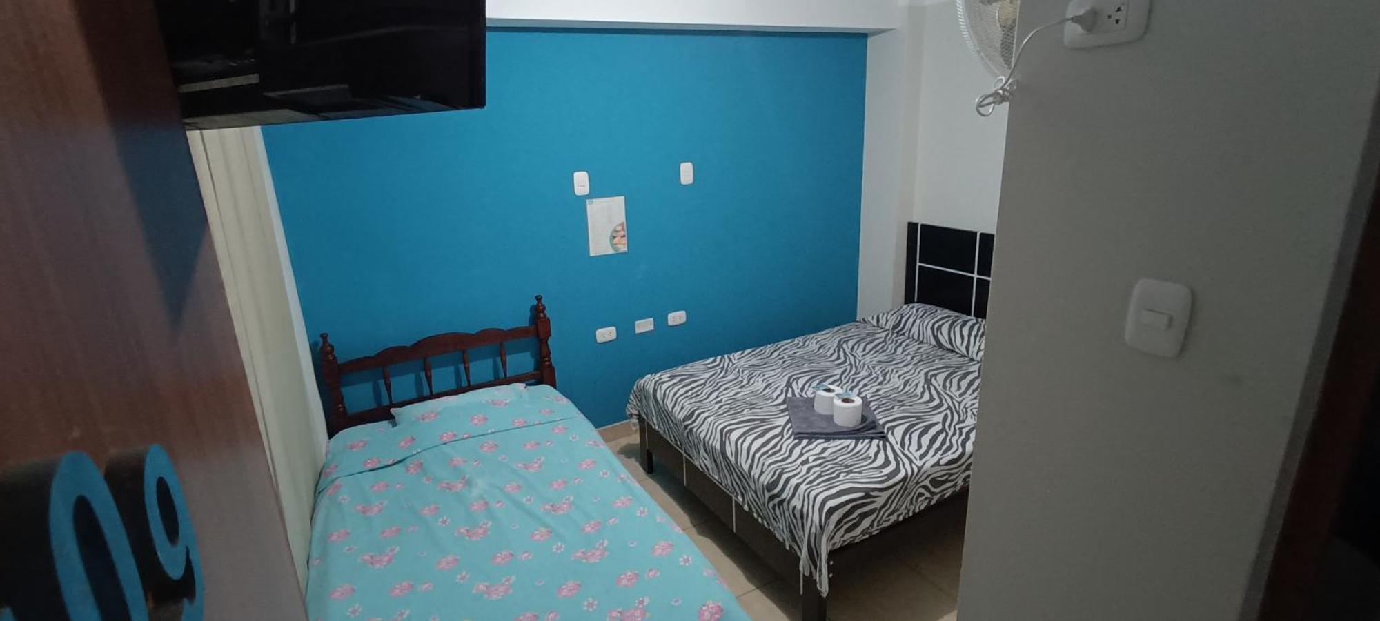 Aypa Hostal Trujillo Buitenkant foto