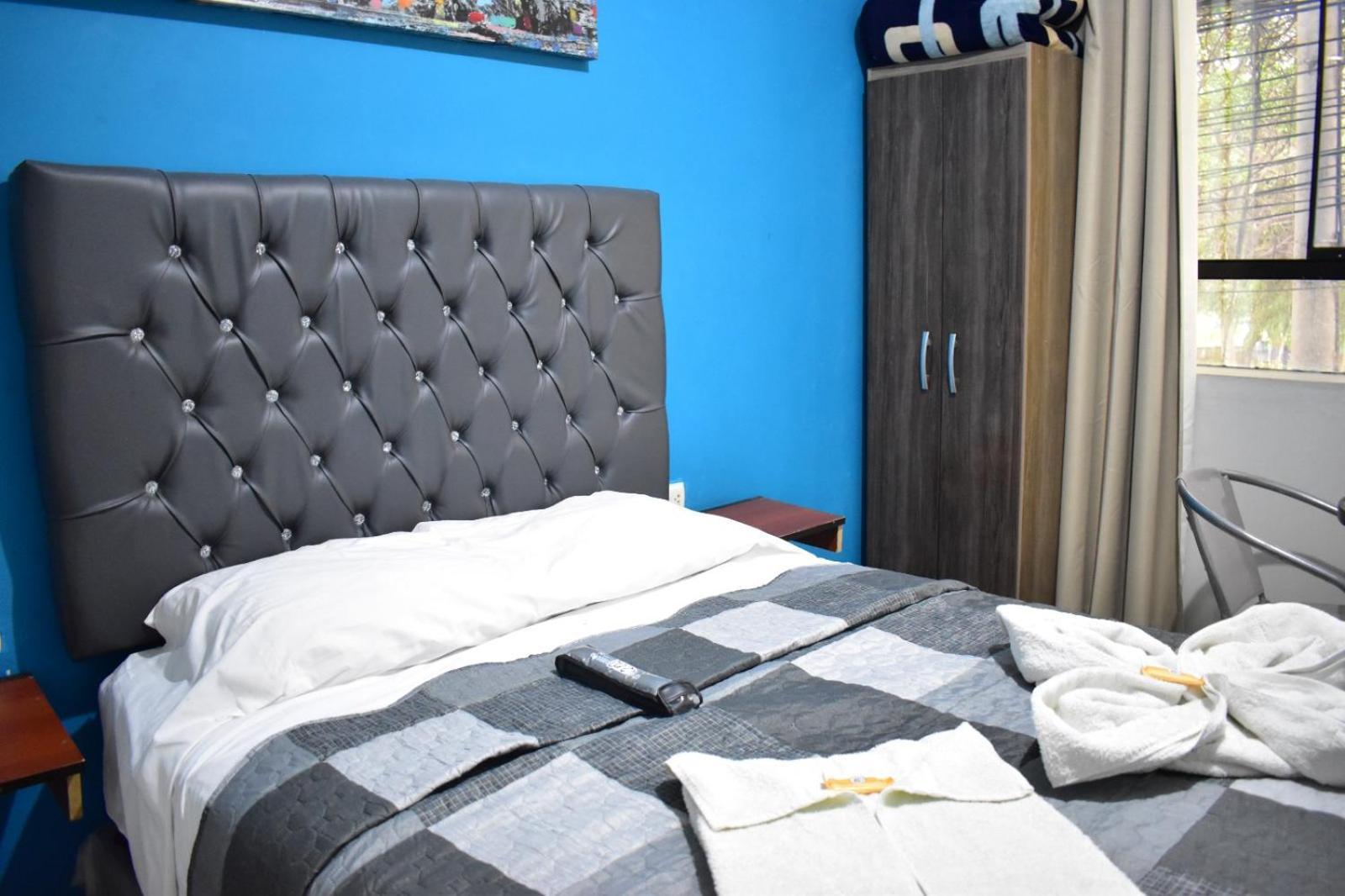 Aypa Hostal Trujillo Buitenkant foto