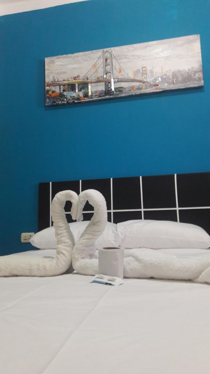 Aypa Hostal Trujillo Buitenkant foto