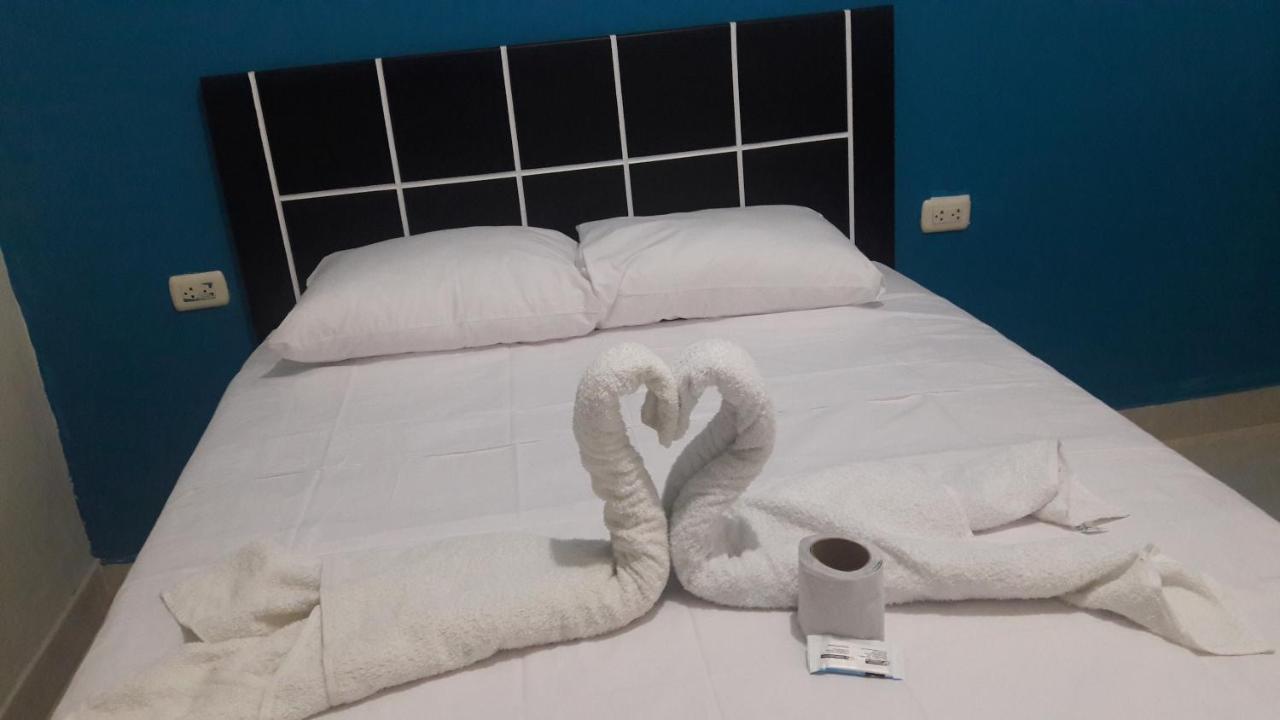 Aypa Hostal Trujillo Buitenkant foto